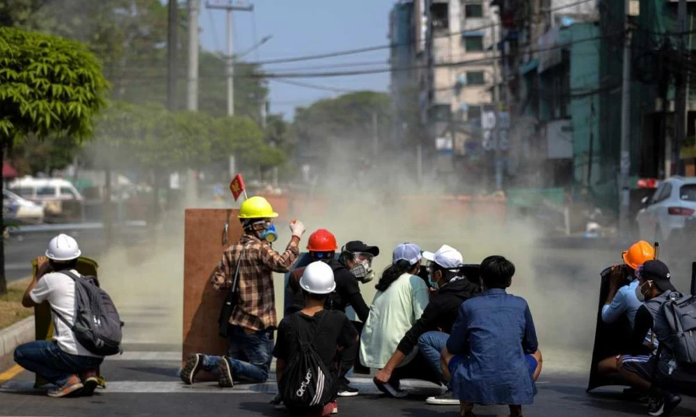 Μιανμάρ: Πληροφορίες για νεκρή διαδηλώτρια στηνεπιχείρηση καταστολής